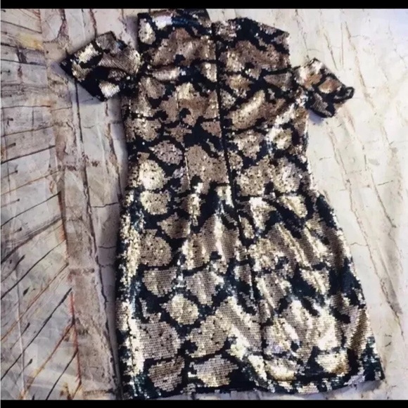 NWT Topshop Gold & Black Sequins Peekaboo Shoulder Party Dress Sz 6 - Picture 4 of 5